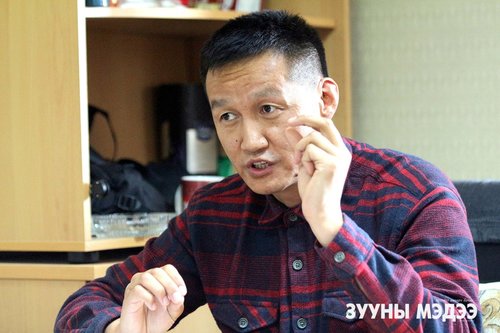 Э.Ёндоншарав: Театрын амьд орших эсэх,  амин сүнс нь санаа байдаг